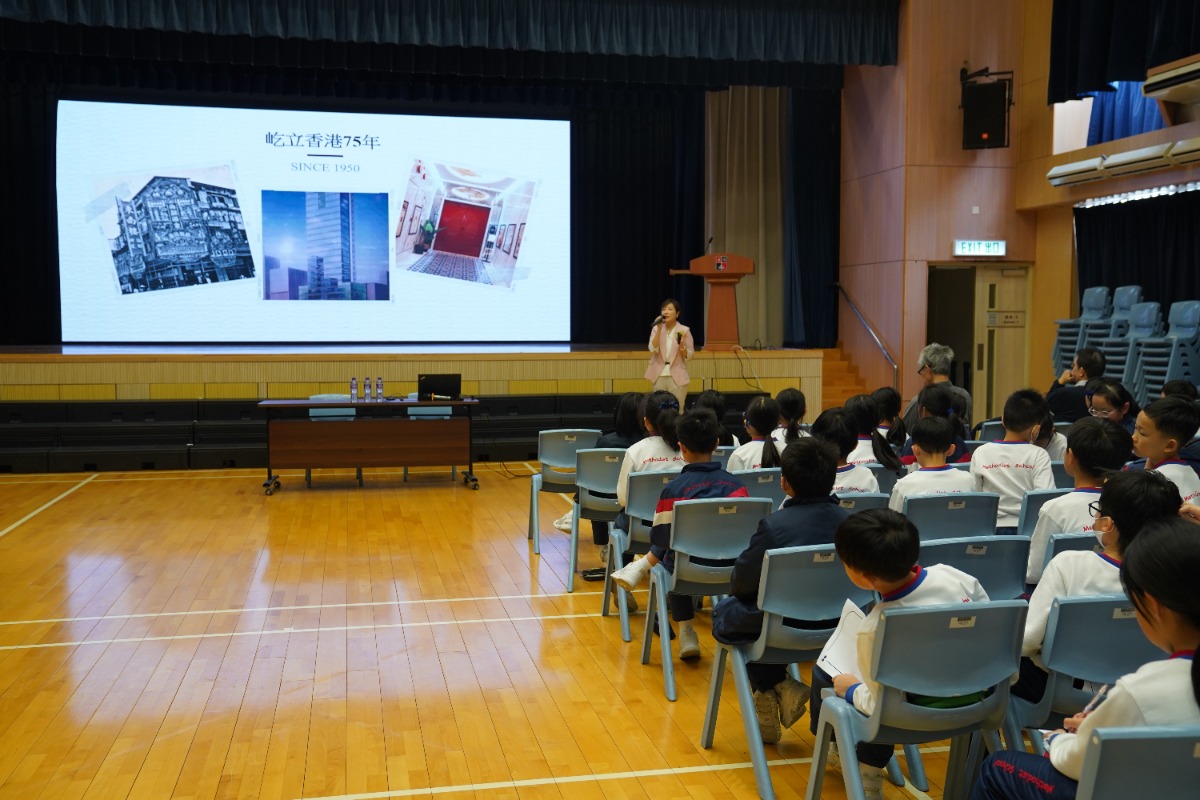 學生於禮堂參與香港歷史講座